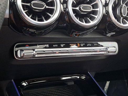 Used 2024 Mercedes-Benz GLB 35 AMG GLB 35 AMG image 16