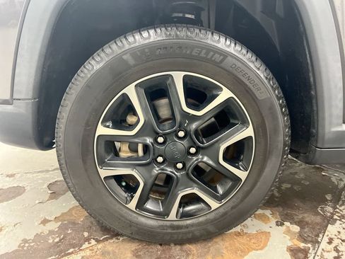 Used 2019 Jeep Compass Trailhawk AWD/4WD image 26