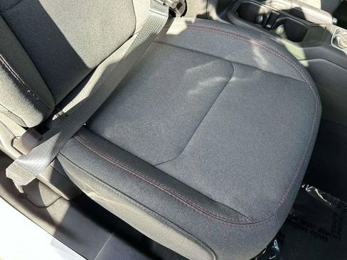 Used 2024 Jeep Gladiator Rubicon w/ Technology Group image 8