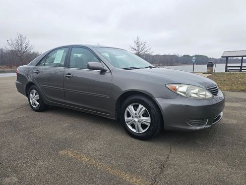Used 2006 Toyota Camry XLE image 3