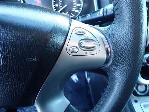 Used 2018 Nissan Murano SV image 15