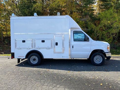 New 2026 Ford E-350 and Econoline 350 Super Duty w/ Power Equipment Group image 4