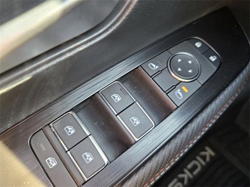 New 2026 Nissan Kicks SR image 20