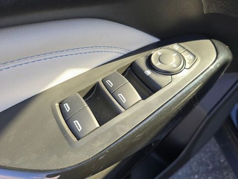 Used 2025 Chevrolet Trax LT w/ LT Convenience Package image 17