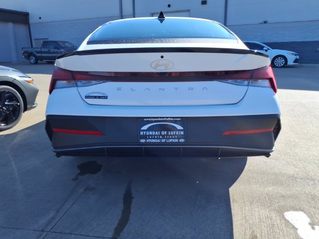 New 2026 Hyundai Elantra SEL Sport FWD image 3
