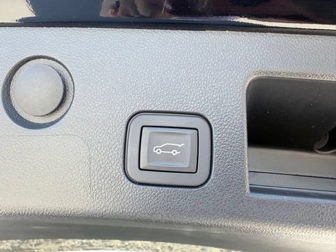 Used 2025 Chevrolet Equinox RS AWD/4WD image 32