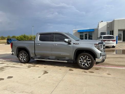 Used 2025 GMC Sierra 1500 SLT w/ SLT Premium Plus Package AWD/4WD image 6