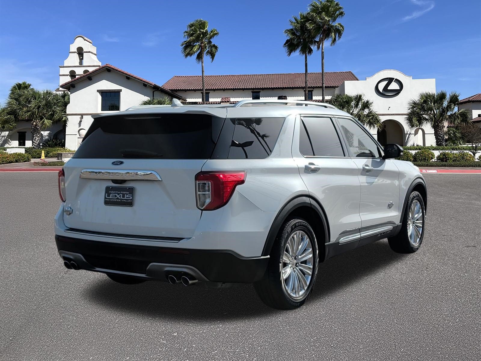 Used 2022 Ford Explorer King Ranch w/ Technology Package RWD image 2