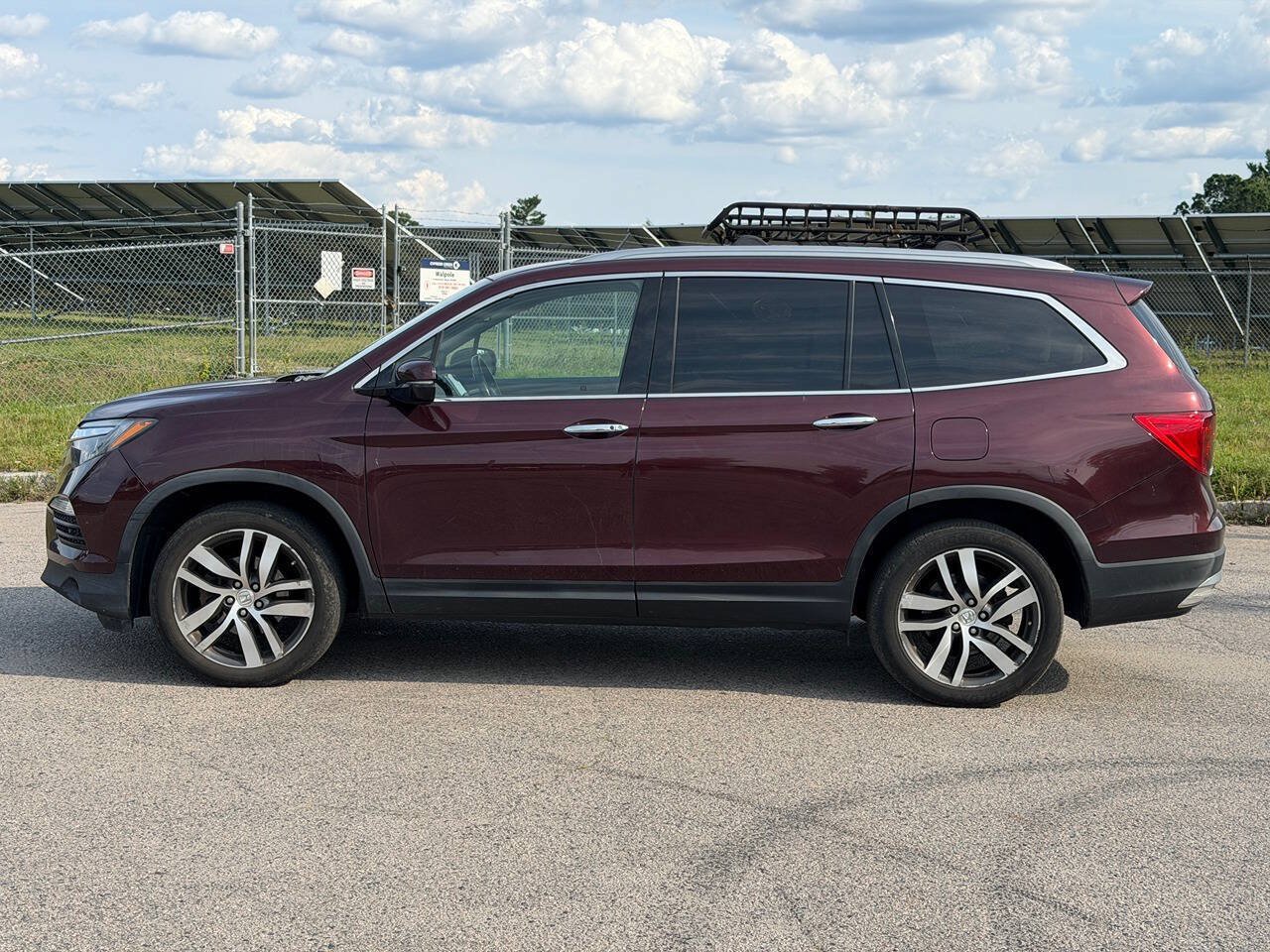 Used 2017 Honda Pilot Elite image 2