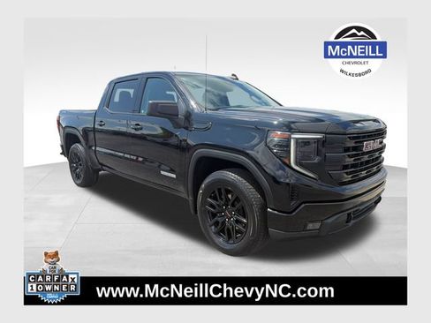 Used 2023 GMC Sierra 1500 Elevation AWD/4WD image 1