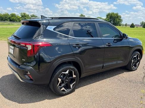 Used 2025 Kia Seltos EX w/ EX Sunroof Package AWD/4WD image 6