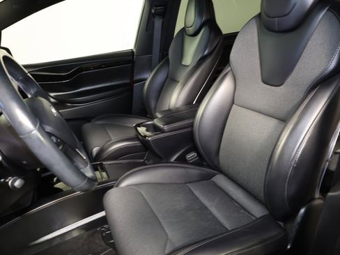 Used 2018 Tesla Model X 75D AWD/4WD image 23