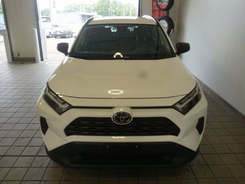 Used 2025 Toyota RAV4 LE AWD/4WD image 11