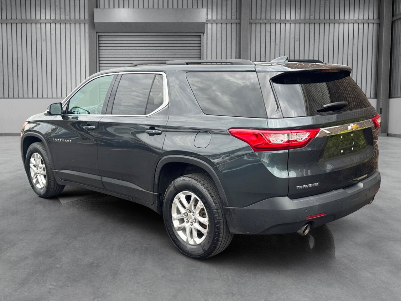 Used 2019 Chevrolet Traverse LT FWD image 32