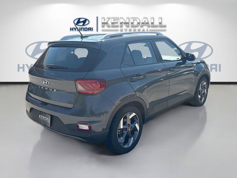 Used 2024 Hyundai Venue SEL FWD image 6