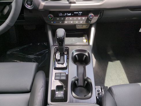 New 2026 Subaru Outback Touring XT AWD/4WD image 17