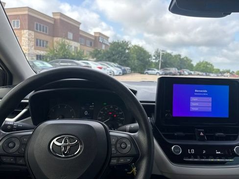 Used 2025 Toyota Corolla LE FWD image 10