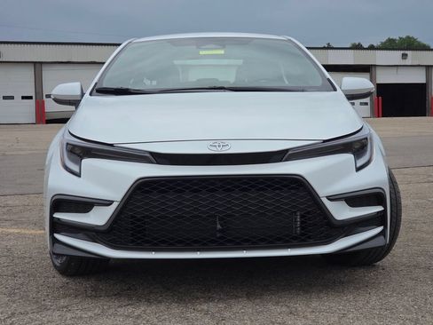 New 2026 Toyota Corolla SE FWD image 3