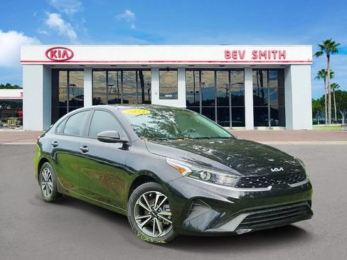 Certified 2024 Kia Forte LXS w/ LXS Technology Package FWD image 1