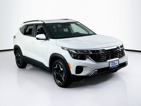 Used 2024 Kia Seltos EX AWD/4WD image 3