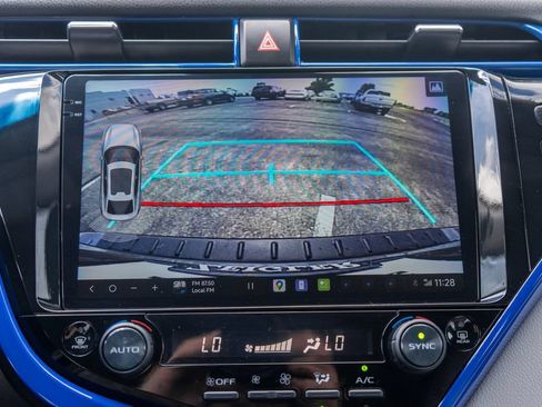 Used 2020 Toyota Camry SE FWD image 29