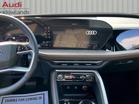 Used 2025 Audi Q5 Premium w/ Convenience Package image 9