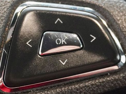 Used 2017 Lincoln MKC Select image 15