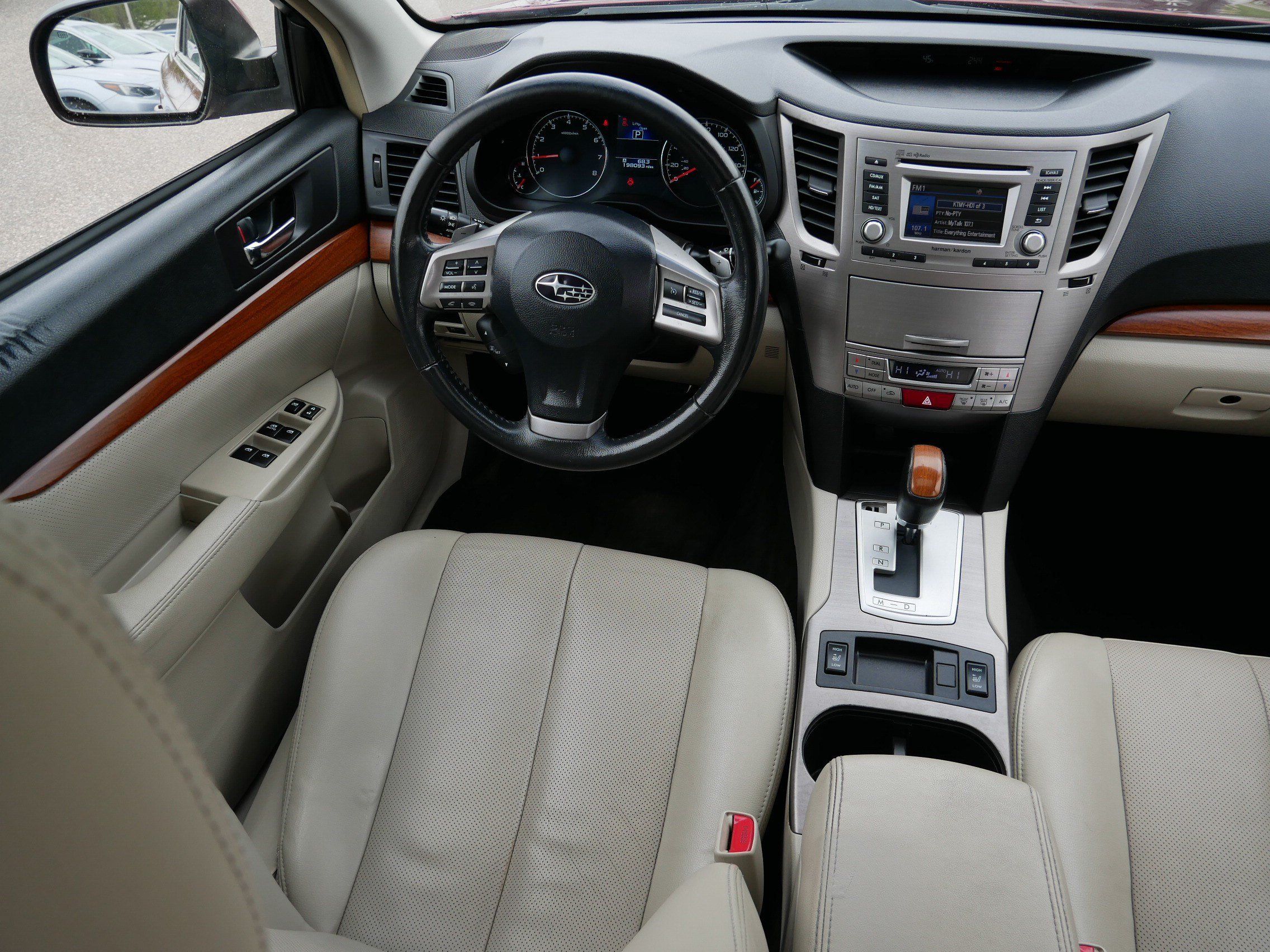 Used 2013 Subaru Outback 3.6R Limited w/ Moonroof Pkg AWD/4WD image 9