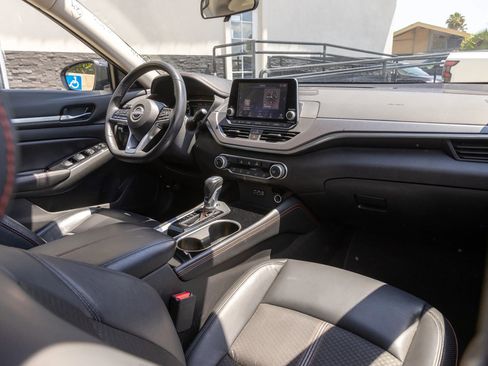 Used 2024 Nissan Altima 2.5 SR FWD image 30