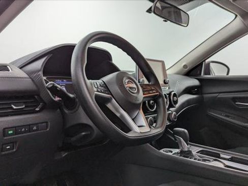 Used 2025 Nissan Sentra SV image 24