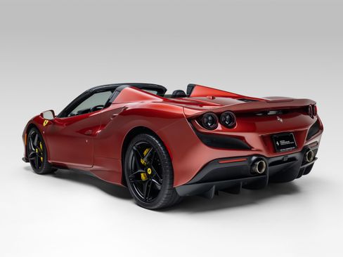 Certified 2022 Ferrari F8 Tributo RWD image 8