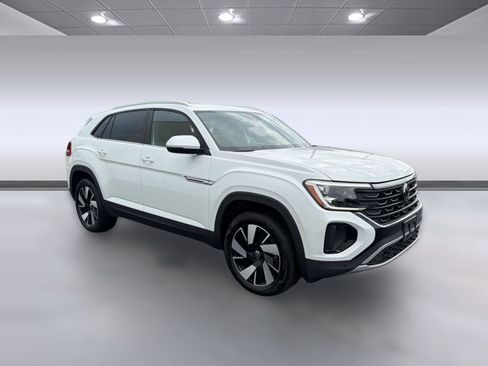 Used 2026 Volkswagen Atlas Cross Sport SE FWD image 7