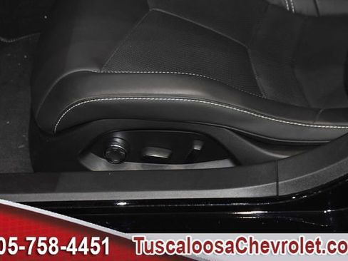 Used 2024 Chevrolet Corvette Stingray Preferred Cpe w/ Body-Color Dual Roof Package image 18