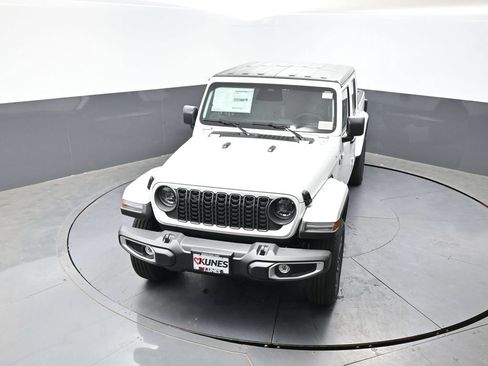 New 2026 Jeep Gladiator Sport AWD/4WD image 31