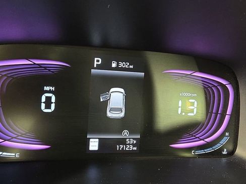 Certified 2025 Kia Soul LX w/ LX Technology Package FWD image 15