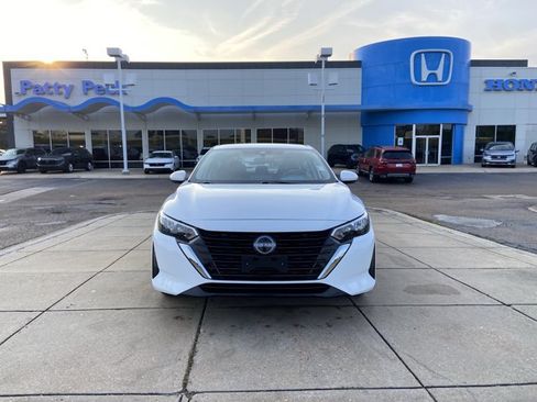 Used 2025 Nissan Sentra SV FWD image 5