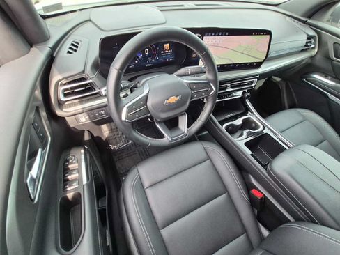 Used 2025 Chevrolet Traverse LT AWD/4WD image 10