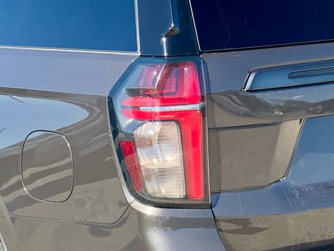 Used 2021 Chevrolet Suburban Z71 AWD/4WD image 13