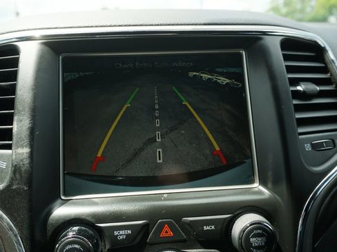 Used 2017 Jeep Grand Cherokee Altitude AWD/4WD image 28