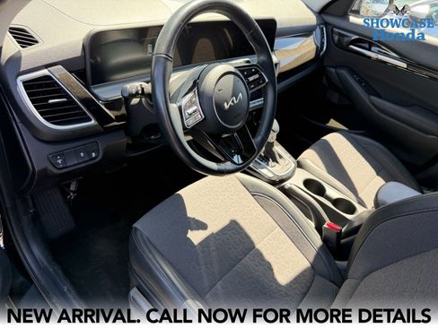 Used 2025 Kia Seltos S image 6