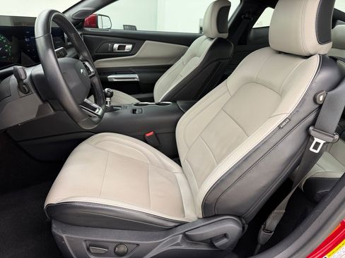 Used 2024 Ford Mustang GT Premium image 5