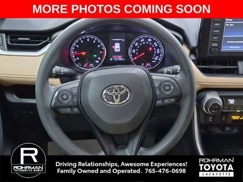 Used 2019 Toyota RAV4 XLE w/ Convenience Package FWD image 15