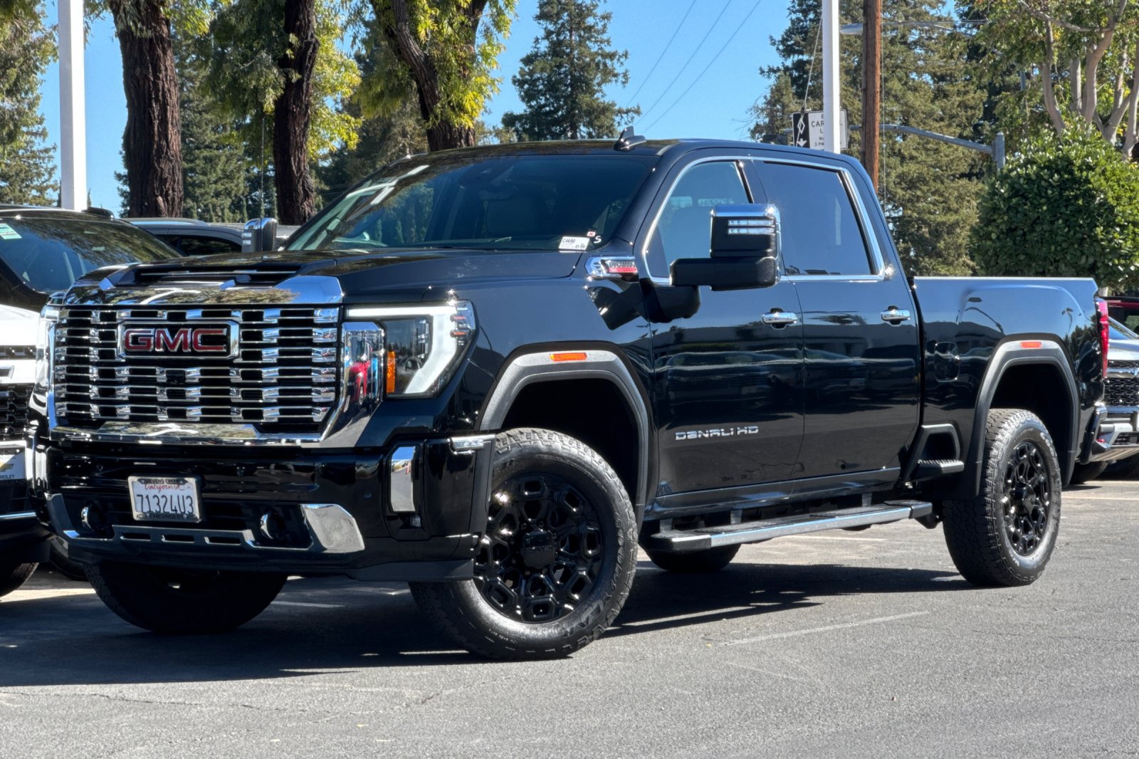 Used 2024 GMC Sierra 2500 Denali w/ Denali Reserve Package AWD/4WD image 9