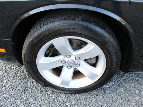 Used 2010 Dodge Challenger SE image 20