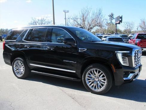 Used 2025 GMC Yukon Denali image 2