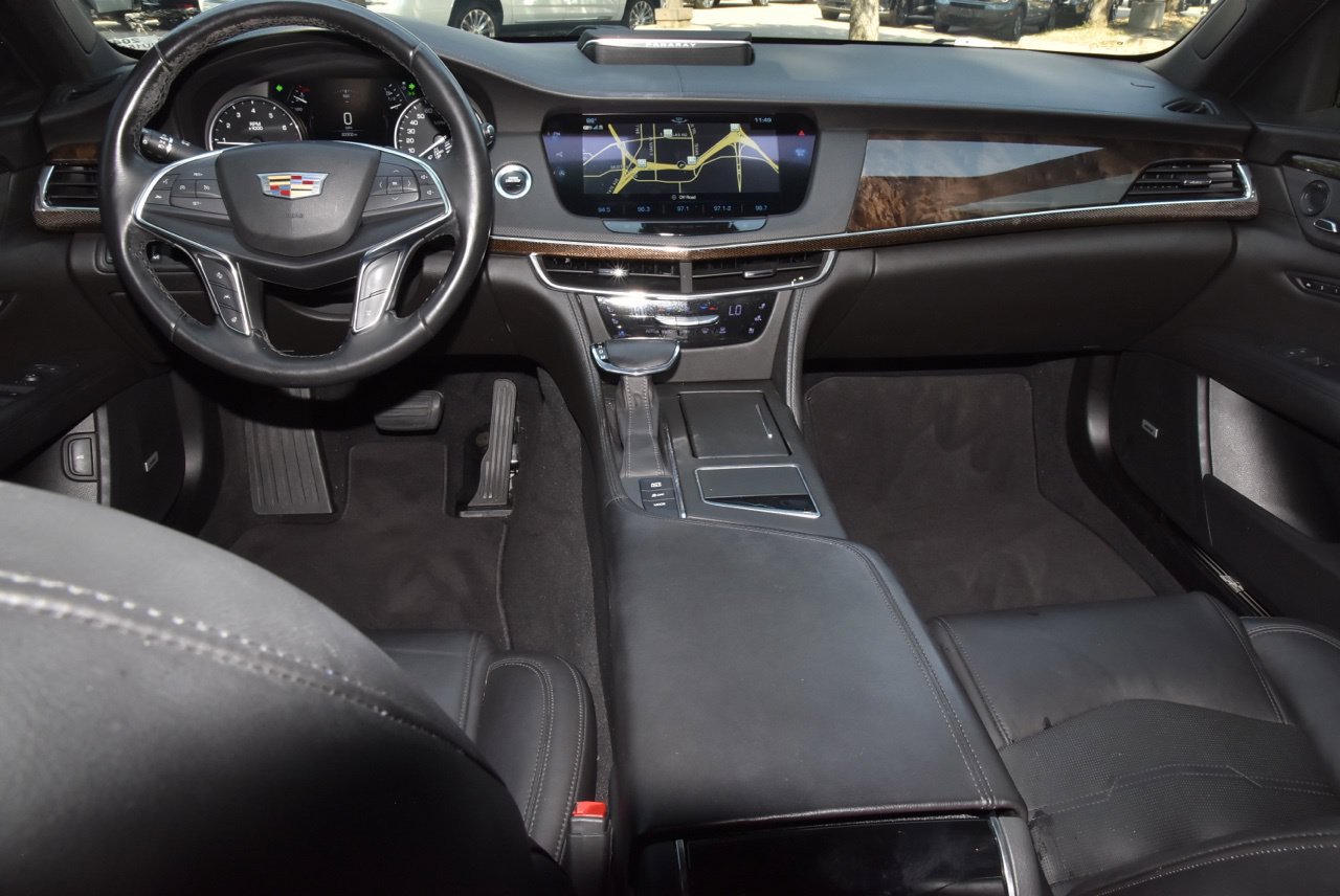 Used 2018 Cadillac CT6 Luxury AWD/4WD image 16