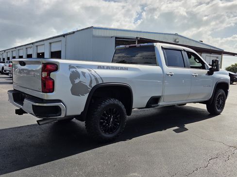 Certified 2022 Chevrolet Silverado 2500 LT w/ Convenience Package AWD/4WD image 5
