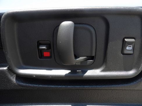 Used 2018 Chevrolet Express 2500 Extended RWD image 46