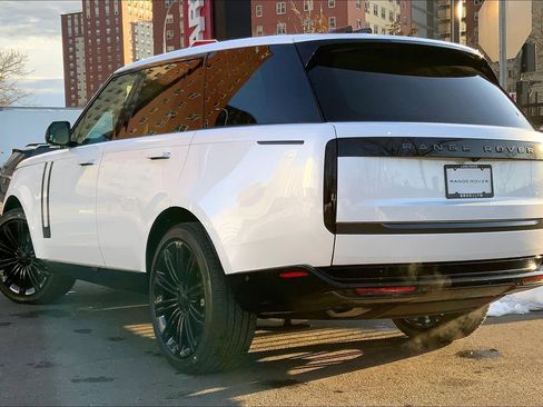 New 2026 Land Rover Range Rover SE image 12