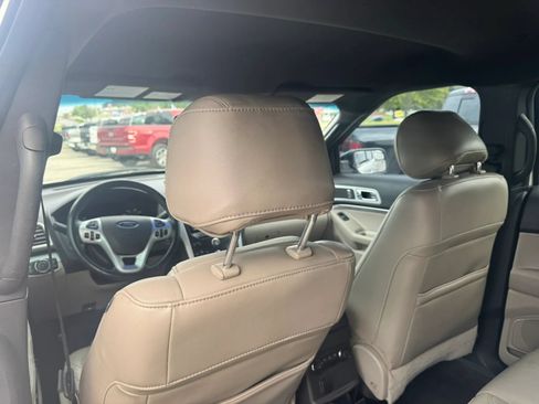 Used 2012 Ford Explorer XLT FWD image 11